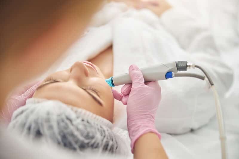 Quais são os principais serviços oferecidos pela dermatologia estética